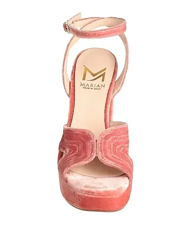 https://images.styletyx.com/images/salmon-pink-velvet-sandals-marian-710775283_4.webp