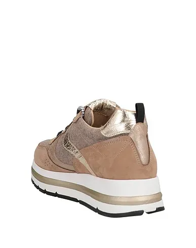 https://images.styletyx.com/images/sand-felt-sneakers-voile-blanche-675685059_3.webp