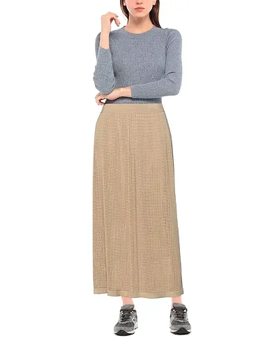 https://images.styletyx.com/images/sand-knitted-maxi-skirts-loro-piana-3287549_2.webp