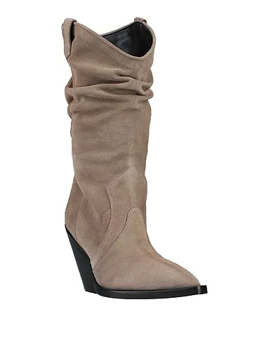 https://images.styletyx.com/images/sand-leather-ankle-boot-iro-1323714_2.webp