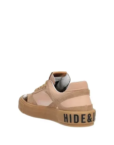 https://images.styletyx.com/images/sand-leather-sneakers-hide-jack-3092843_3.webp