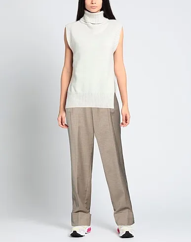 https://images.styletyx.com/images/sand-plain-weave-casual-pants-be-blumarine-725590697_2.webp