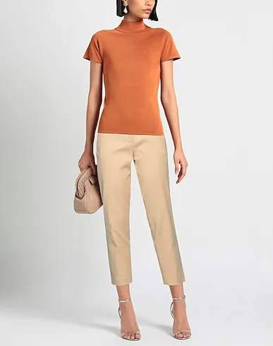 https://images.styletyx.com/images/sand-plain-weave-casual-pants-eleventy-13073290_2.webp