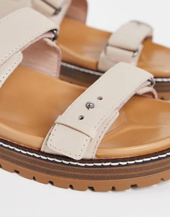 https://images.styletyx.com/images/sandals-in-beige-madewell-1736101_2.webp