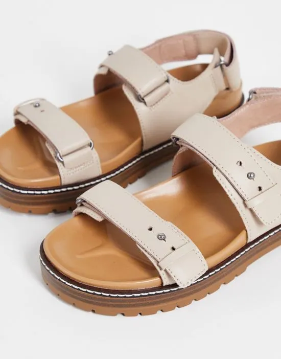 https://images.styletyx.com/images/sandals-in-beige-madewell-1736101_4.webp