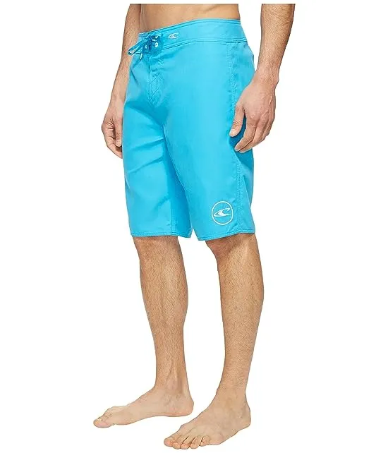 https://images.styletyx.com/images/santa-cruz-solid-2-0-boardshorts-o-neill-2664045_2.webp