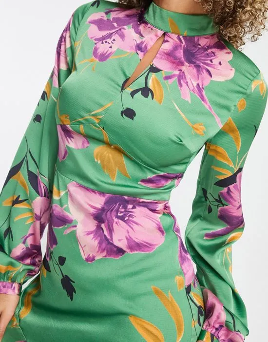 https://images.styletyx.com/images/satin-maxi-dress-with-collar-detail-in-overscale-green-and-purple-floral-liquorish-13424982_3.webp