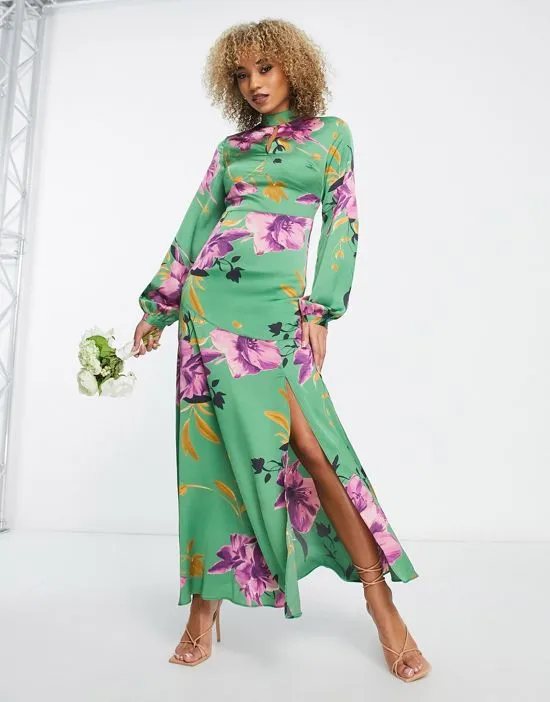 https://images.styletyx.com/images/satin-maxi-dress-with-collar-detail-in-overscale-green-and-purple-floral-liquorish-13424982_4.webp
