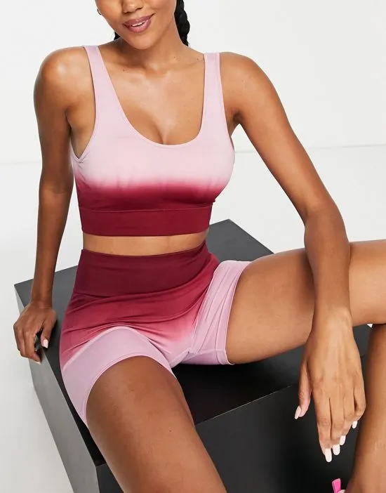 https://images.styletyx.com/images/seamless-longline-sports-bra-in-ombre-pink-south-beach-2807001_3.webp