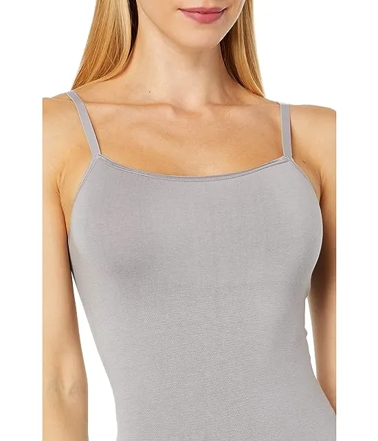 https://images.styletyx.com/images/seamlessly-shaped-outlast-cami-with-convertible-back-yummie-3324513_3.webp