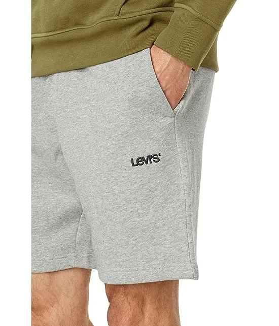https://images.styletyx.com/images/seasonal-sweatshorts-levi-s-13167715_3.webp