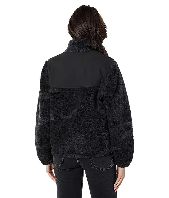 https://images.styletyx.com/images/sherpa-utility-jacket-alpha-industries-2037116_2.webp