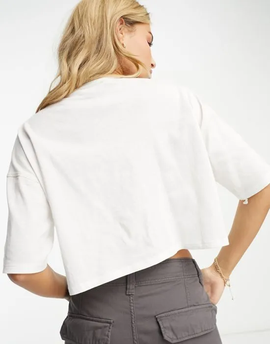 https://images.styletyx.com/images/short-sleeve-cropped-oversized-boxy-t-shirt-with-seam-detail-in-white-miss-selfridge-13337218_4.webp
