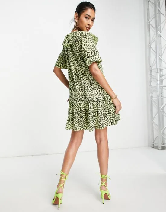 https://images.styletyx.com/images/short-sleeve-mini-dress-with-ruffle-hem-in-ditsy-floral-whistles-1818436_2.webp