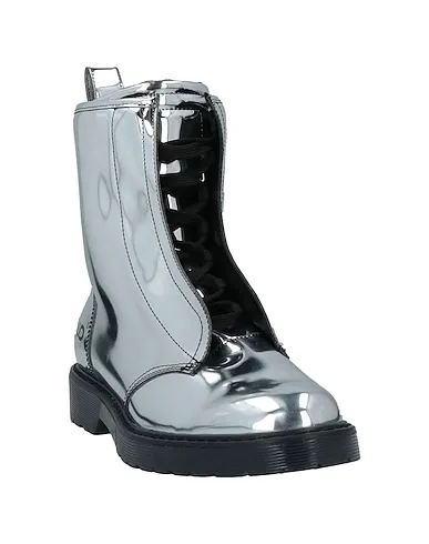 https://images.styletyx.com/images/silver-ankle-boot-f-wd-2312895_2.webp