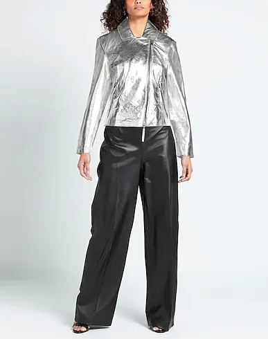 https://images.styletyx.com/images/silver-leather-biker-jacket-be-edgy-3063568_2.webp