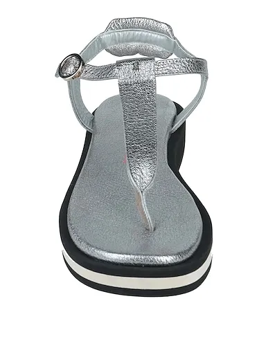 https://images.styletyx.com/images/silver-leather-flip-flops-fabi-659519_4.webp