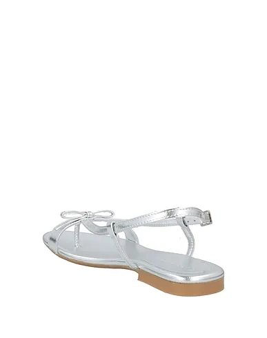 https://images.styletyx.com/images/silver-leather-flip-flops-loretta-pettinari-12920164_3.webp