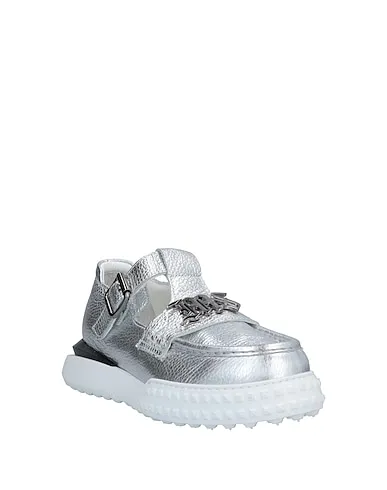 https://images.styletyx.com/images/silver-leather-loafers-mich-e-simon-13155583_2.webp