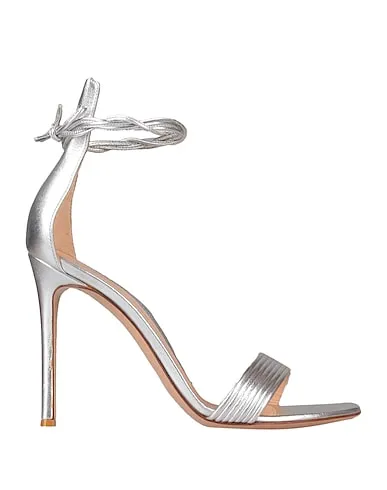 https://images.styletyx.com/images/silver-leather-sandals-gianvito-rossi-13304115_1.webp