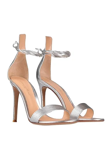https://images.styletyx.com/images/silver-leather-sandals-gianvito-rossi-13304115_2.webp