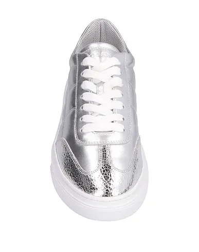 https://images.styletyx.com/images/silver-leather-sneakers-hogan-1469815_4.webp