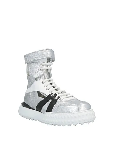 https://images.styletyx.com/images/silver-leather-sneakers-mich-e-simon-13155401_2.webp