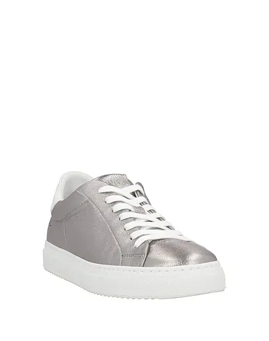 https://images.styletyx.com/images/silver-leather-sneakers-nevver-1005135175_2.webp