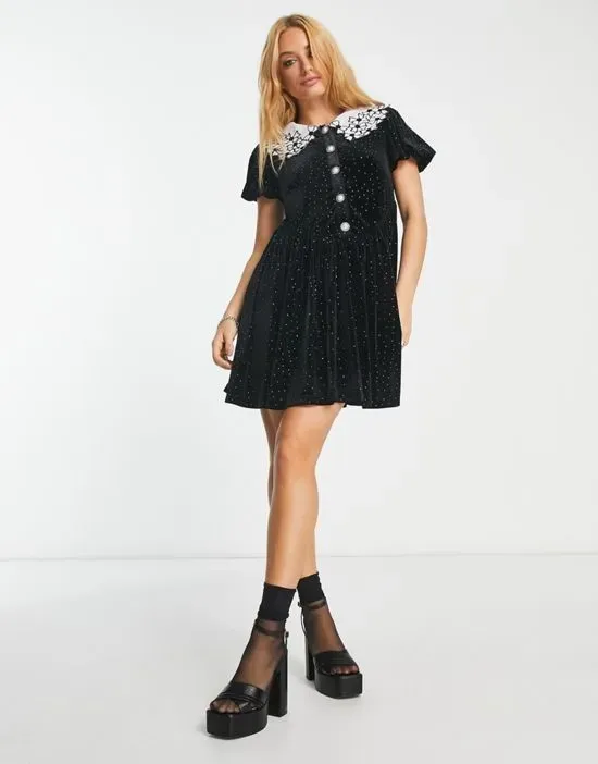 https://images.styletyx.com/images/sister-jane-mini-tea-dress-with-embroidered-collar-in-black-velvet-with-sparkles-sister-jane-2641348_3.webp