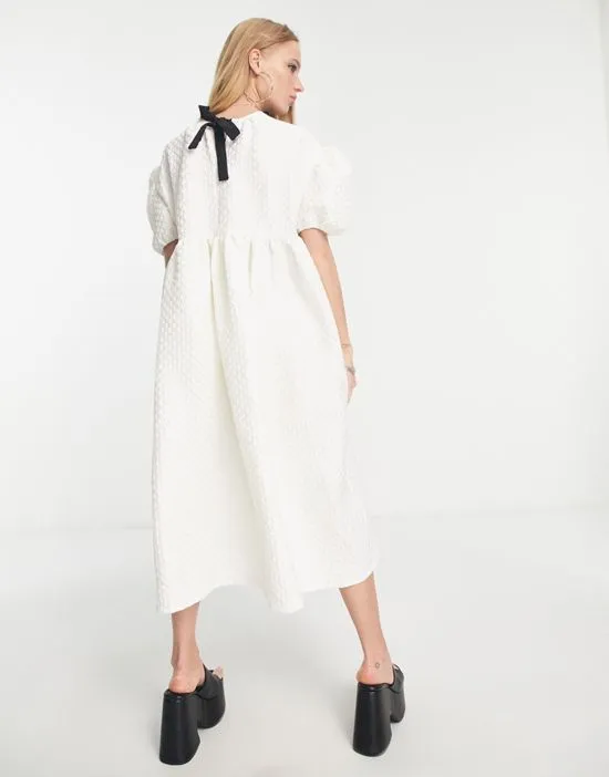 https://images.styletyx.com/images/sister-jane-smock-midi-dress-in-ivory-heart-jacquard-sister-jane-1823195_3.webp
