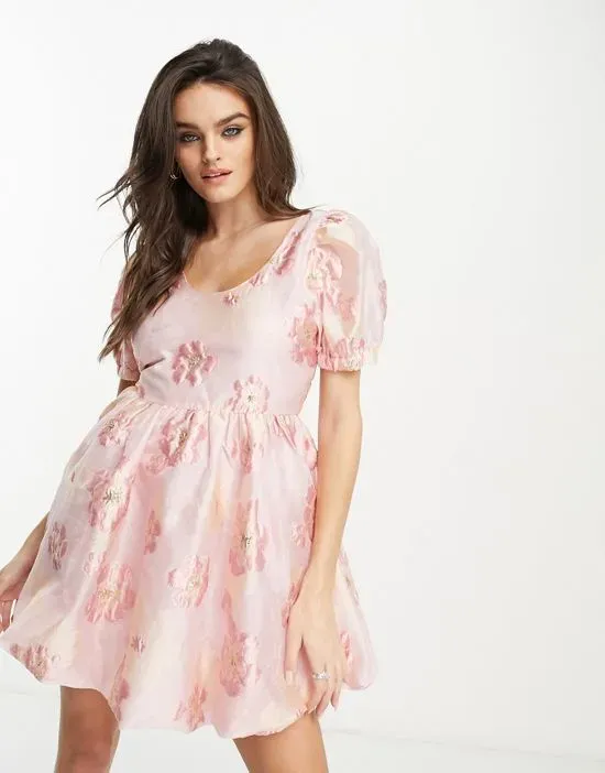 https://images.styletyx.com/images/sister-jane-textured-jacquard-mini-dress-in-pink-floral-sister-jane-13027371_2.webp