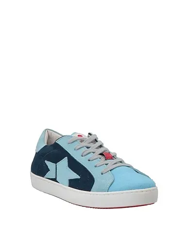 https://images.styletyx.com/images/sky-blue-leather-sneakers-sequel-by-ishikawa-13005350_2.webp