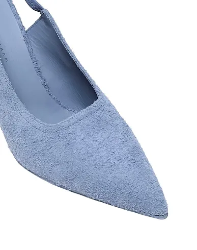 https://images.styletyx.com/images/sky-blue-pump-victoria-beckham-3297475_4.webp