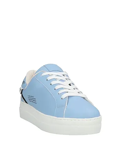 https://images.styletyx.com/images/sky-blue-sneakers-f-wd-12920870_2.webp