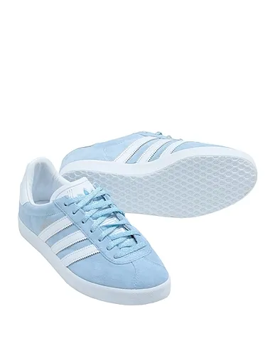 https://images.styletyx.com/images/sky-blue-sneakers-gazelle-85-adidas-1225603514_2.webp