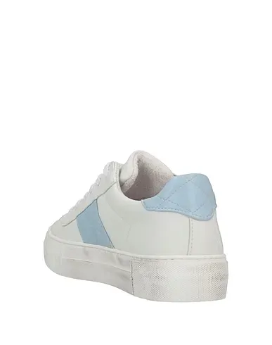 https://images.styletyx.com/images/sky-blue-sneakers-vitamina-tu-13250462_3.webp