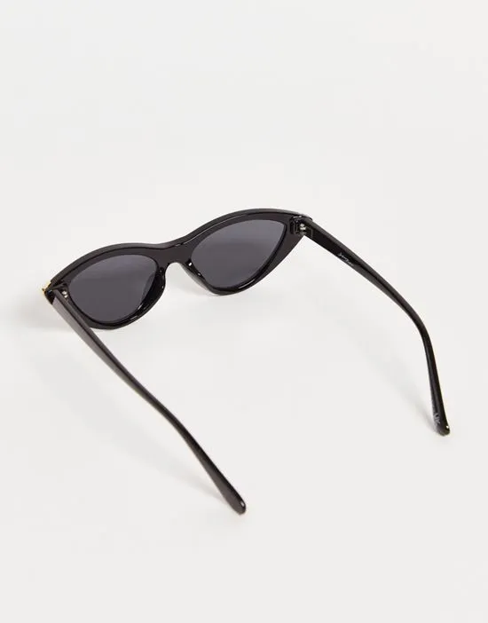 https://images.styletyx.com/images/slim-cat-eye-sunglasses-in-black-jeepers-peepers-13140026_2.webp