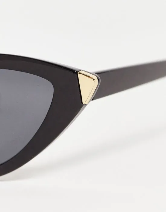 https://images.styletyx.com/images/slim-cat-eye-sunglasses-in-black-jeepers-peepers-13140026_3.webp
