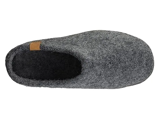 https://images.styletyx.com/images/slipper-with-rubber-sole-baabushka-1960835_2.webp