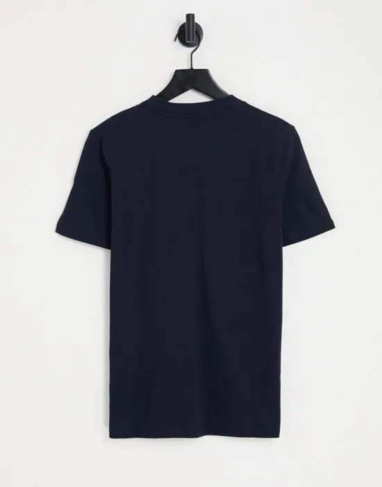 https://images.styletyx.com/images/small-logo-t-shirt-in-navy-sergio-tacchini-13506016_2.webp