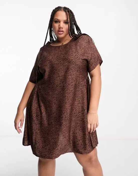 https://images.styletyx.com/images/smudge-spot-mini-smock-dress-in-brown-wednesday-s-girl-curve-13140221_1.webp