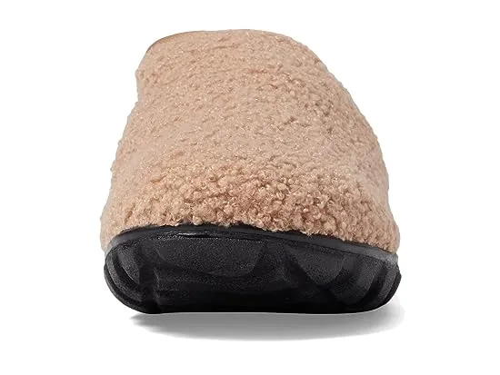 https://images.styletyx.com/images/snowday-ii-slipper-teddy-bogs-3129556_2.webp