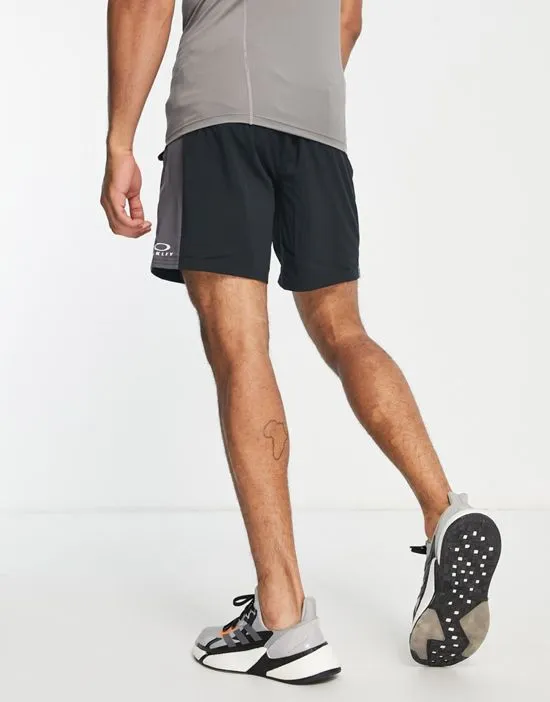 https://images.styletyx.com/images/somerset-10inch-volley-swim-short-in-black-oakley-13616449_2.webp