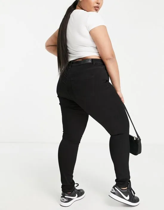 https://images.styletyx.com/images/sophia-skinny-jeans-in-black-vero-moda-curve-1781497_2.webp