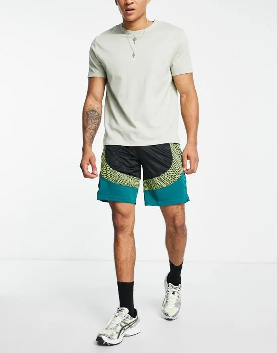 https://images.styletyx.com/images/sport-shorts-in-black-bolongaro-trevor-13286122_4.webp