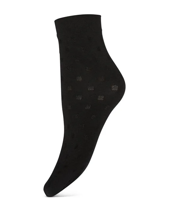 https://images.styletyx.com/images/square-socks-wolford-13215118_4.webp