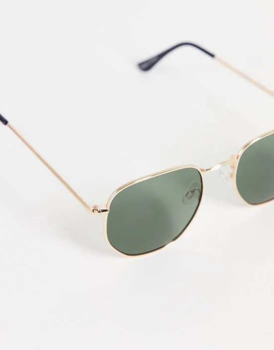 https://images.styletyx.com/images/square-sunglasses-in-gold-selected-homme-13084845_4.webp