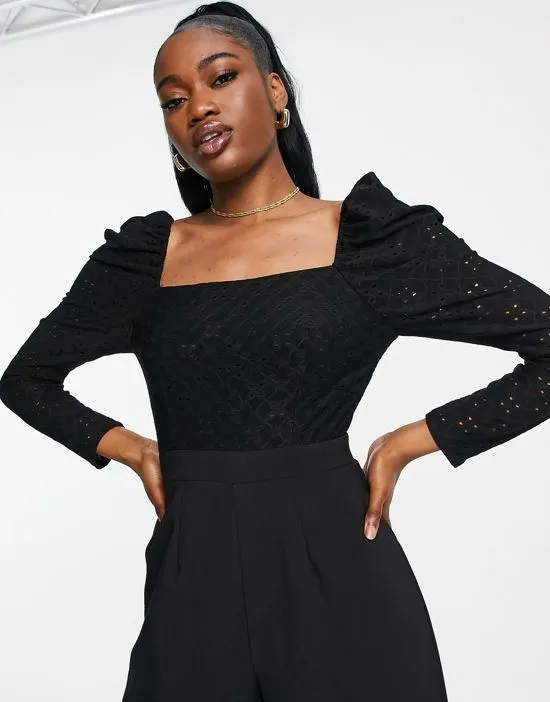 https://images.styletyx.com/images/squareneck-jumpsuit-in-black-broderie-little-mistress-1751774_2.webp
