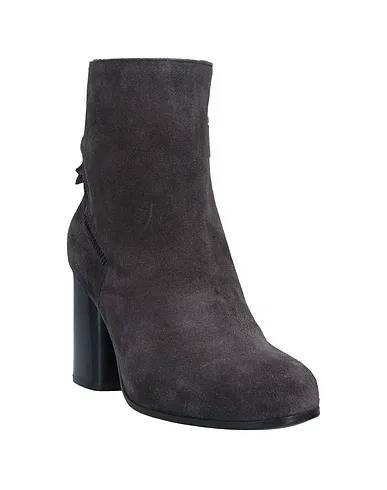 https://images.styletyx.com/images/steel-grey-leather-ankle-boot-alberto-fermani-3054382_2.webp
