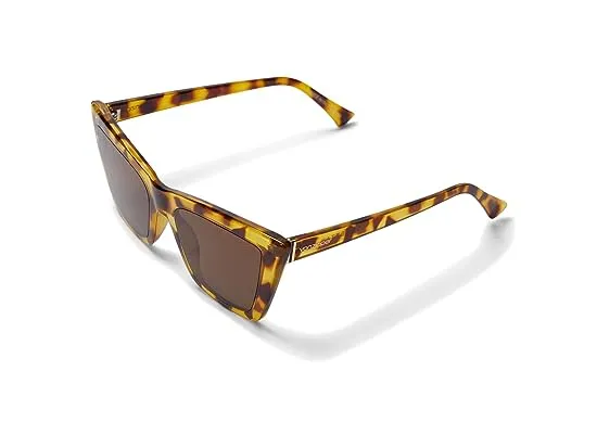 https://images.styletyx.com/images/stiletta-vonzipper-498165747_1.webp
